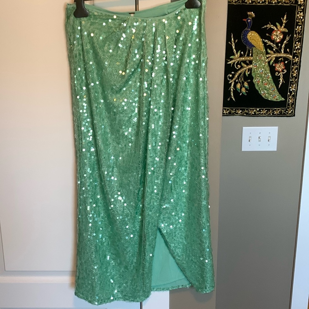 Free People size 6 seafoam green sequin skirt